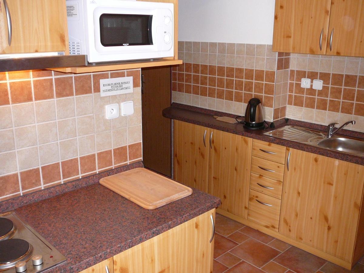 Pension Brillia Police nad Metují Esterno foto